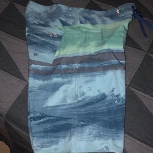 Salt life SLX-QD board shorts 34 NWT